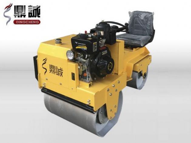 點(diǎn)擊查看詳細(xì)信息<br>標(biāo)題：DC850C座駕式壓路機(jī) 閱讀次數(shù)：15175