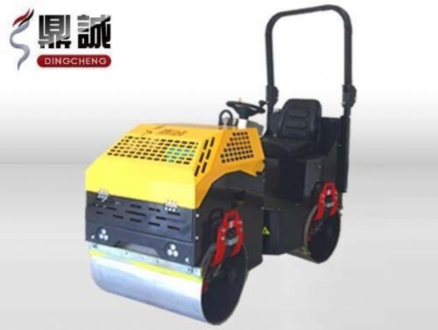 點(diǎn)擊查看詳細(xì)信息<br>標(biāo)題：1噸全液壓振動壓路機(jī) 閱讀次數(shù)：14272